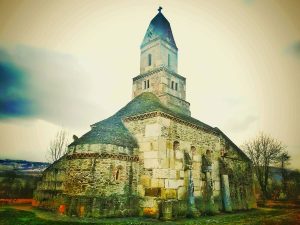Cea mai veche biserica din lume in care se slujeste Densus