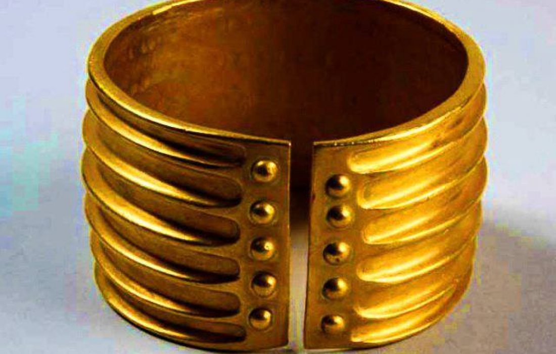 Brățară de aur getică sec. XII î.Hr. (Hinova)